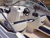 Один из катеров