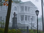 Императорский дворец ансамбля в Бородине. Разрушен в 1942 году, восстановлен в 2012 году..