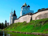 Вид на Кром с реки Пкова