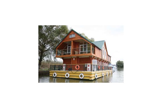 Фотография Плавучая гостиница «Ё-отель» 1