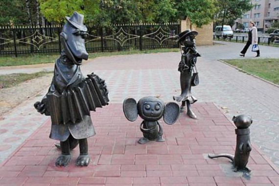Фотография Памятник «Крокодил Гена и Чебурашка» 0