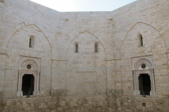 Фотография Замок Кастель-дель-Монте 5