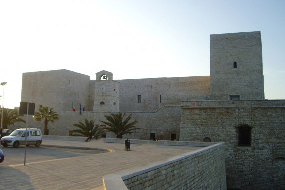 Фотография Замок Трани 0