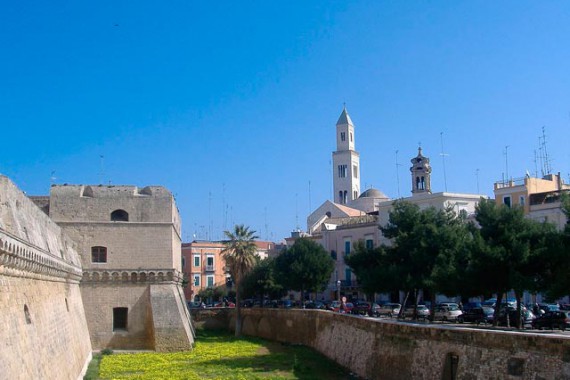 Фотография Замок Мола-ди-Бари 0