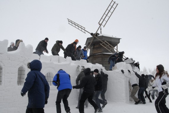 Фотография Праздник «Масленичные потехи с гусиными боями» 7