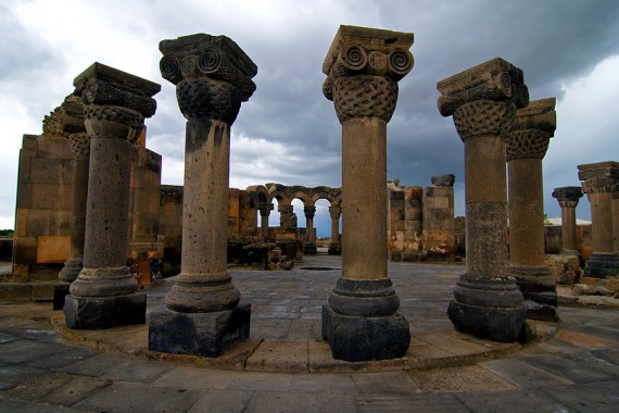 Фотография Звартноц 0