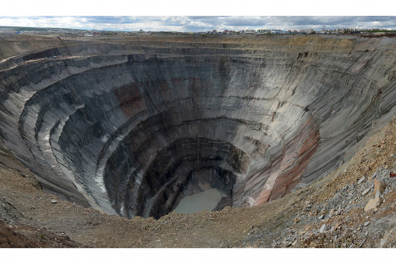 Фотография Кимберлитовая трубка «Мир» 1